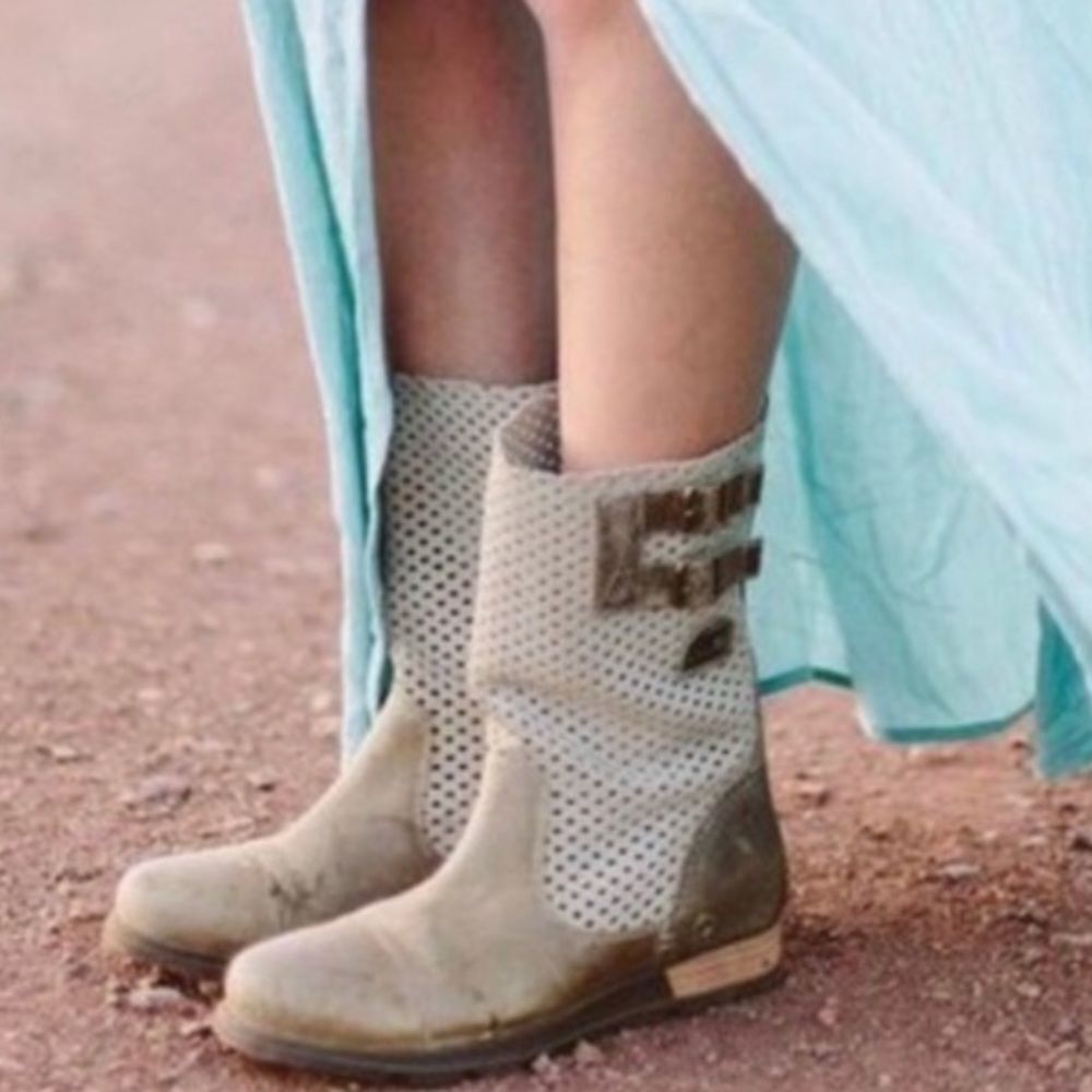 SOREL Major Pull-On Perforated Boot Grey Leather Suede Moto Boots size 7.5